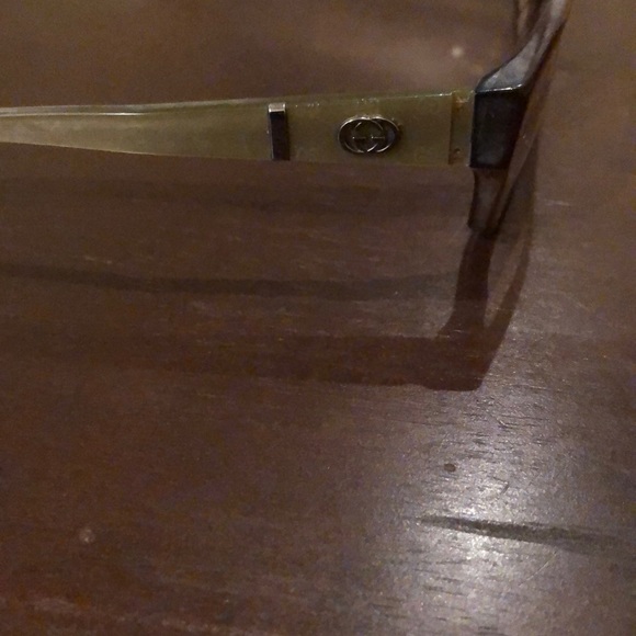 Gucci Glasses - Picture 2 of 3